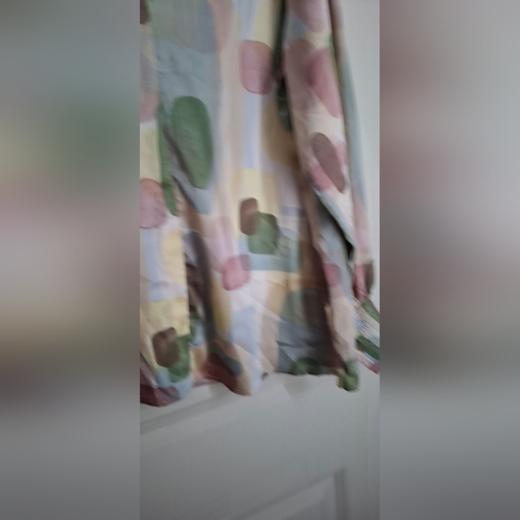 Full Of Love Mauve Pink Abstract Satin Blouse sz L aprox. - Picture 12 of 12